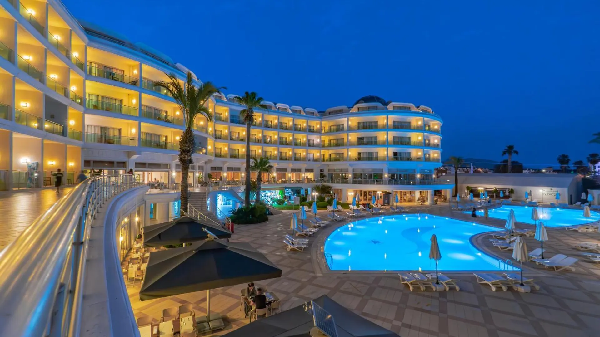 מרמריס Pineta Park Deluxe Hotel